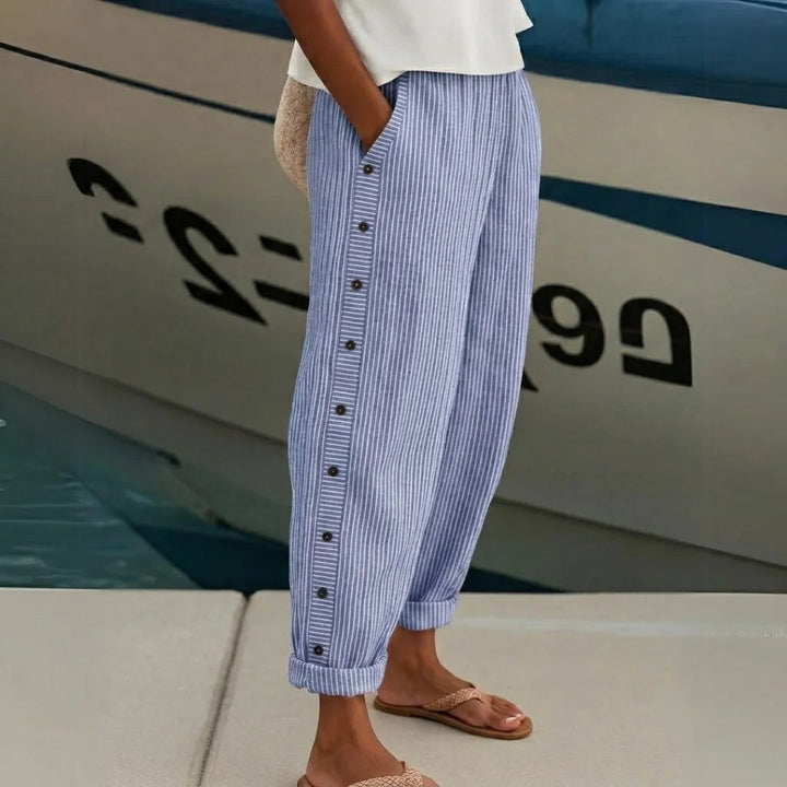 Livia | Elegante Hochtaillierte Gestreifte Knopfhose 4