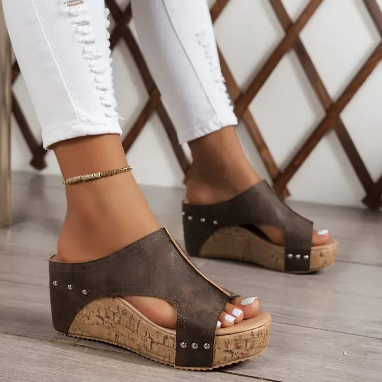 Lorena | Bequeme und orthopädische Keilabsatz Sandalen 3