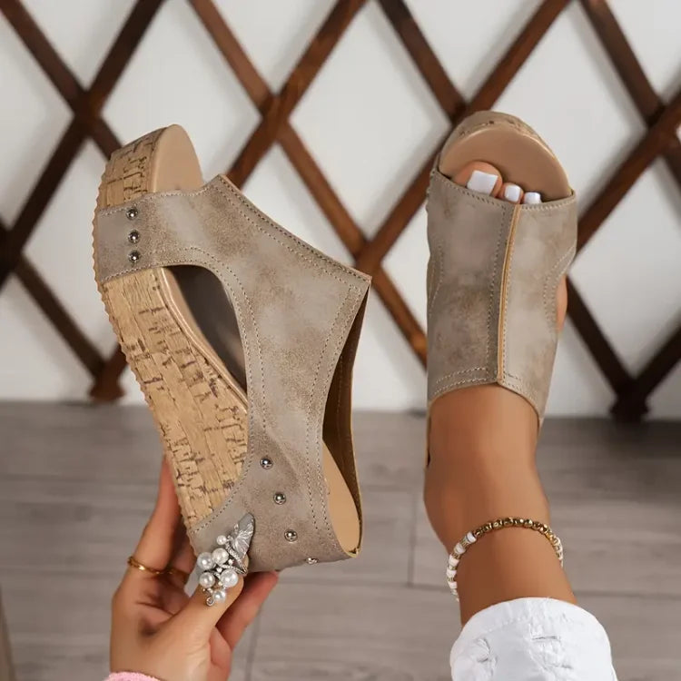Lorena | Bequeme und orthopädische Keilabsatz Sandalen 7