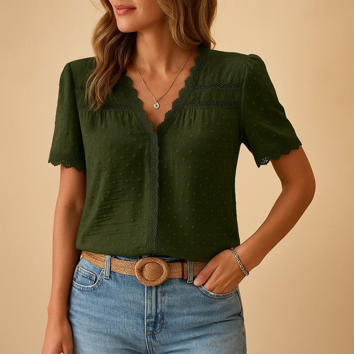 Lucia | Romantische und elegante Bluse mit Swiss Dot Muster 1