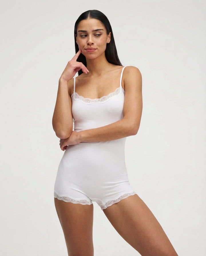 Luna Luxe | Eleganter Damen-Strampler mit Zartem Spitzenbesatz 9