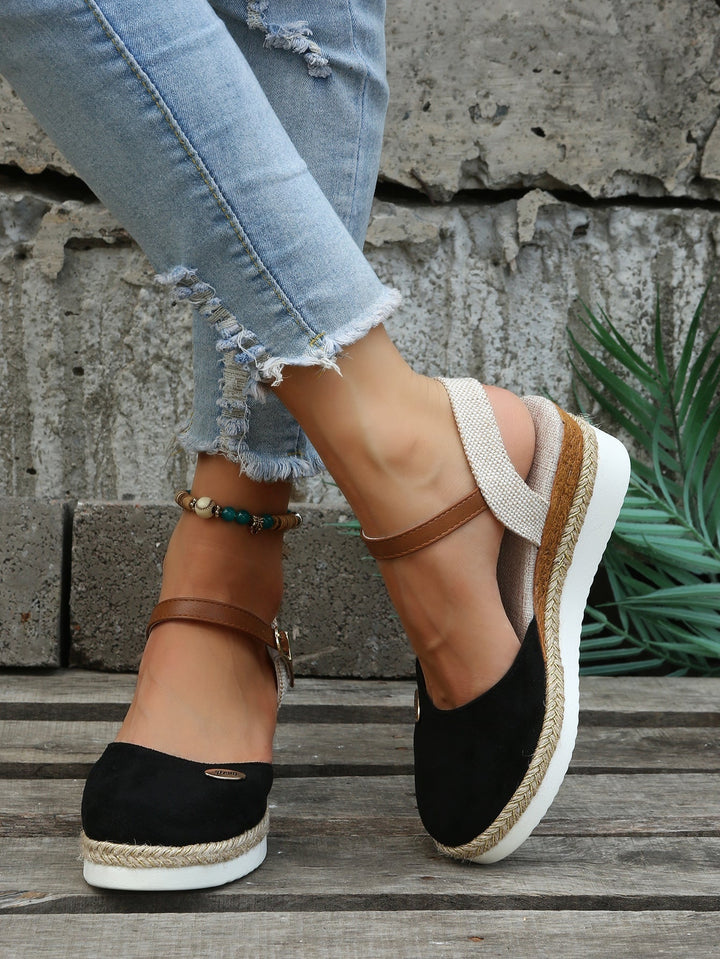 Mia | Elegante und bequeme geflochtene Sommersandalen 1