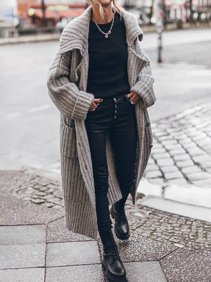 Mia | Oversize-Strickjacke für Damen mit grob gestricktem Rippstrick und langem Revers 1