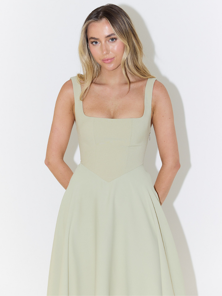Miora | Elegantes Midi Kleid mit Eckigem Ausschnitt 3