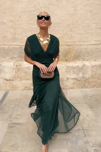 Isabella | Elegantes Abend-Maxikleid mit V-Ausschnitt und plissierter Taille