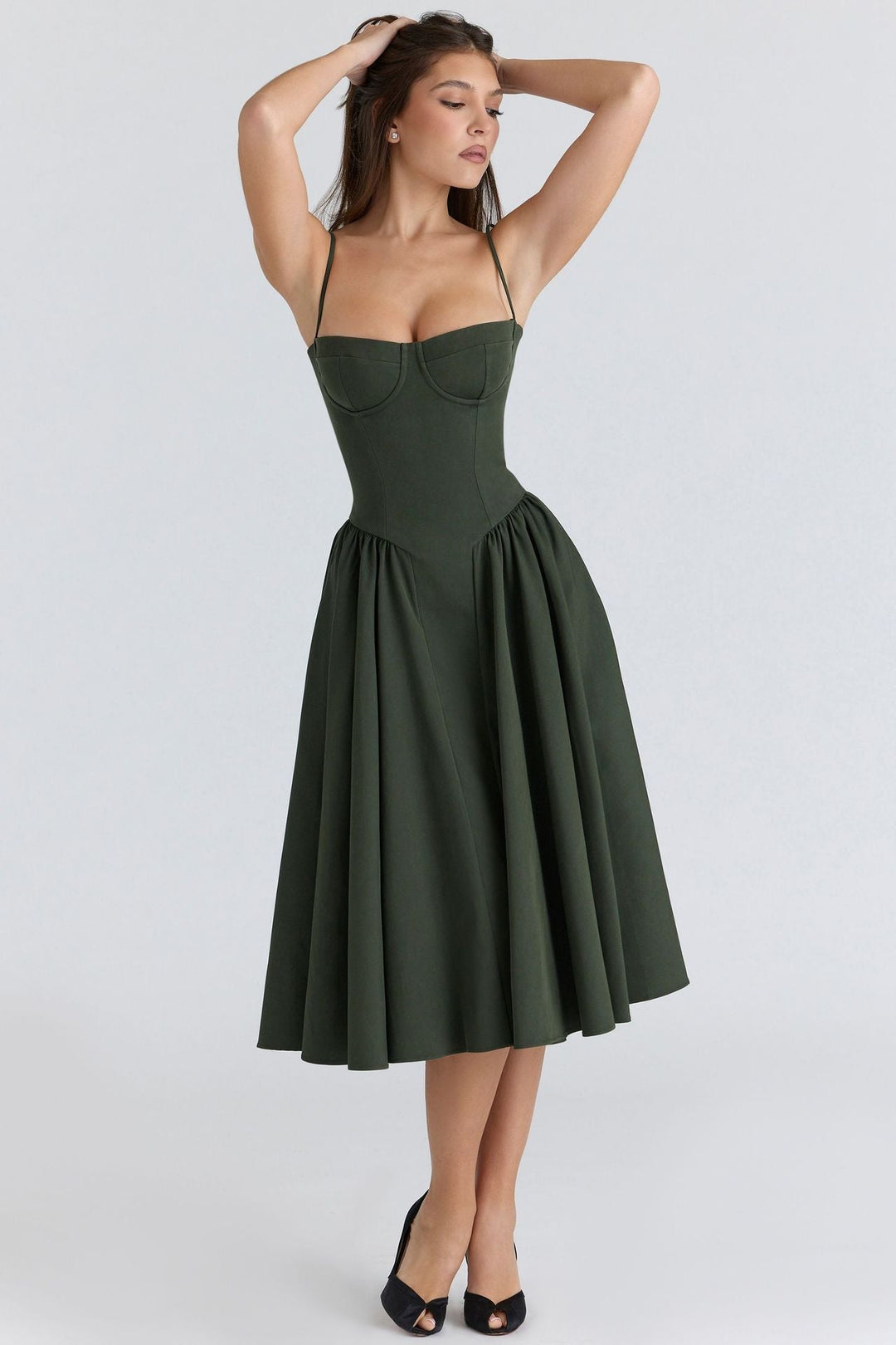 Nivara | Elegantes Korsettkleid mit Fließendem Rock 13