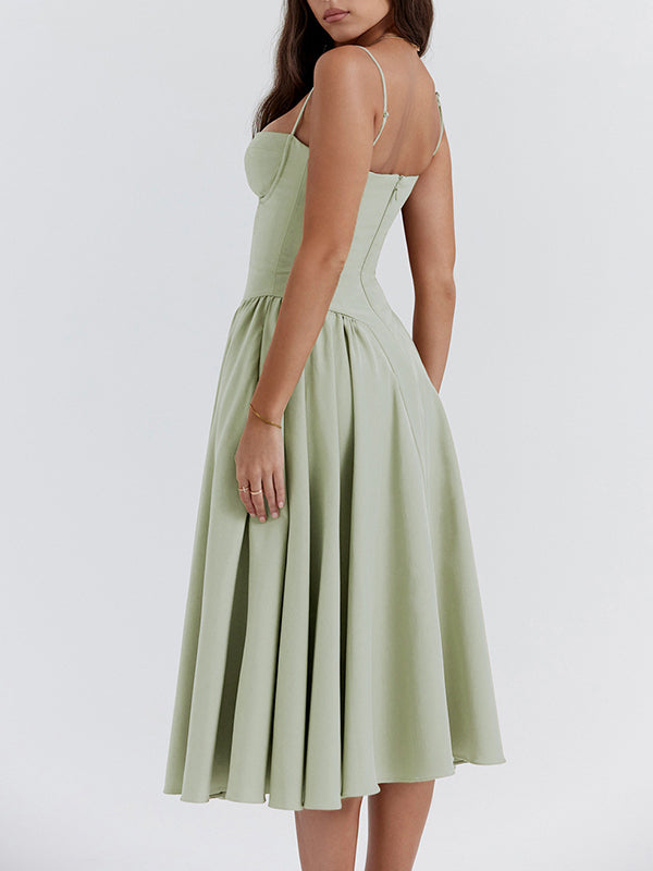 Nivara | Elegantes Korsettkleid mit Fließendem Rock 9