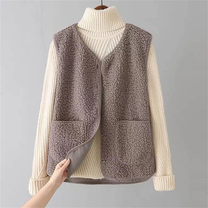 Olivia | Klassische & Leichte Damen Strickjacke mit weichem Tragegefühl 2