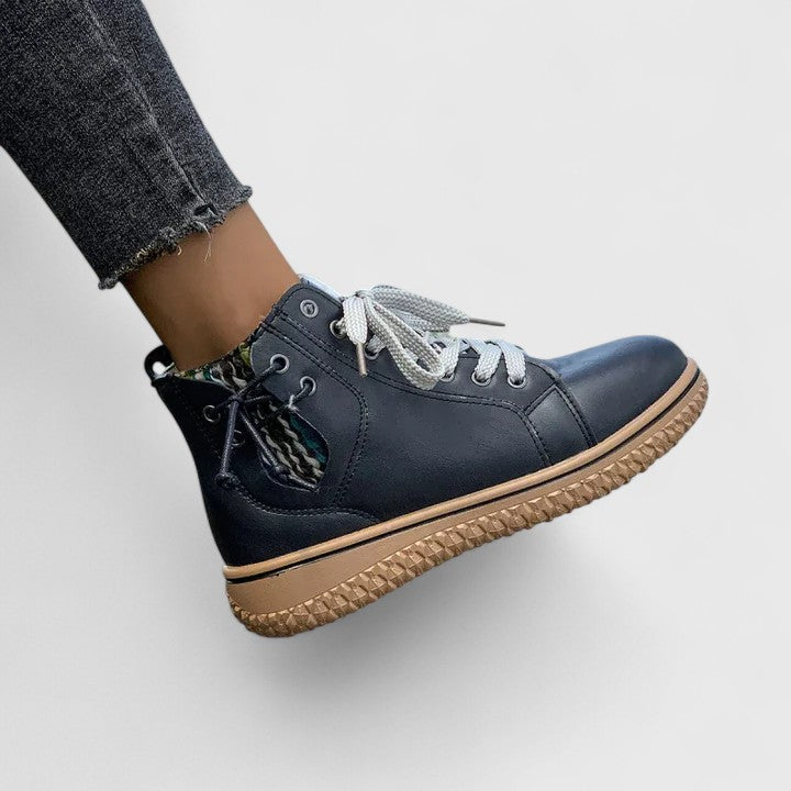 Pavla | Elegante & Bequeme Damen Stiefeletten mit Schnürung und Reißverschluss 3