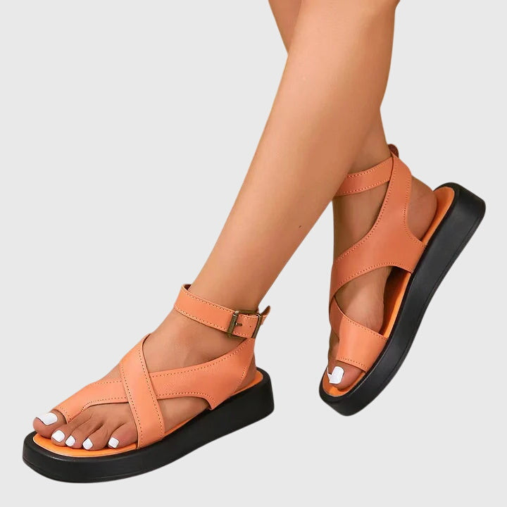 Sienna | Elegante, Auffällige Riemchen Gladiatorsandalen mit Plateausohle 0