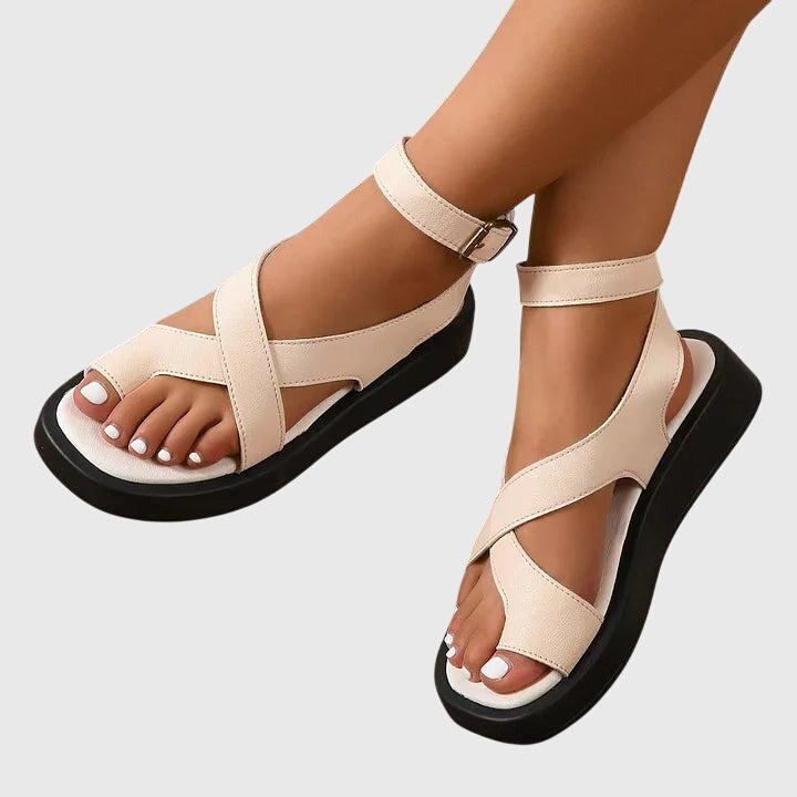 Sienna | Elegante, Auffällige Riemchen Gladiatorsandalen mit Plateausohle 2