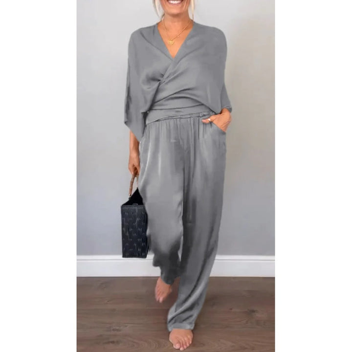 Sienna | Elegantes Loungewear Set Damen – Bequemes Wickeloberteil & Weite Hose 5