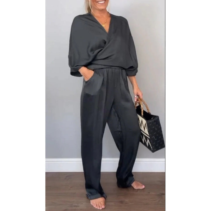 Sienna | Elegantes Loungewear Set Damen – Bequemes Wickeloberteil & Weite Hose 6