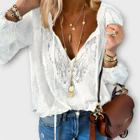 Stephanie | Elegante V-Ausschnitt Bluse mit aufwendiger Guipure-Spitze