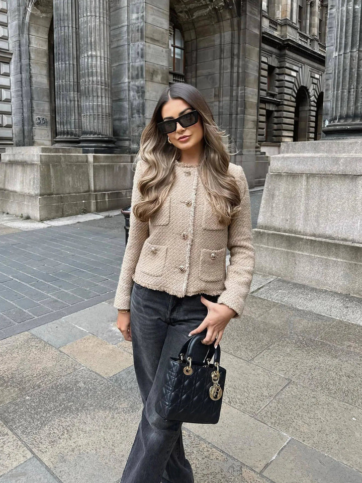 Tessa | Elegante, Figurbetonte &amp; Stilvolle Damenjacke aus Tweed 4