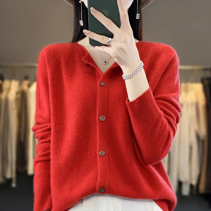 Victoria | Elegante Damen Strickjacke mit Knopfleiste 10