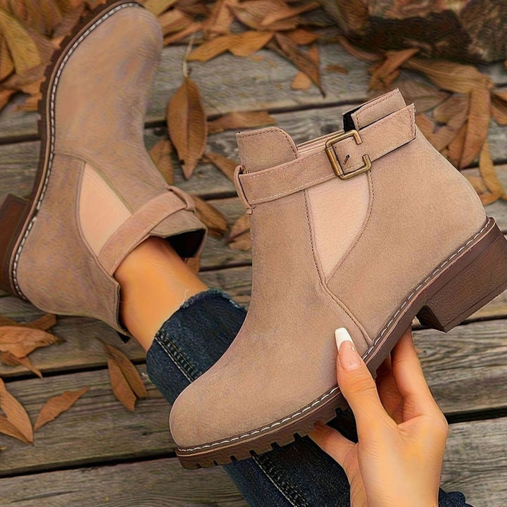 Katharina | Chelsea Boots – Damen Stiefeletten mit Blockabsatz und Schnallenriemen