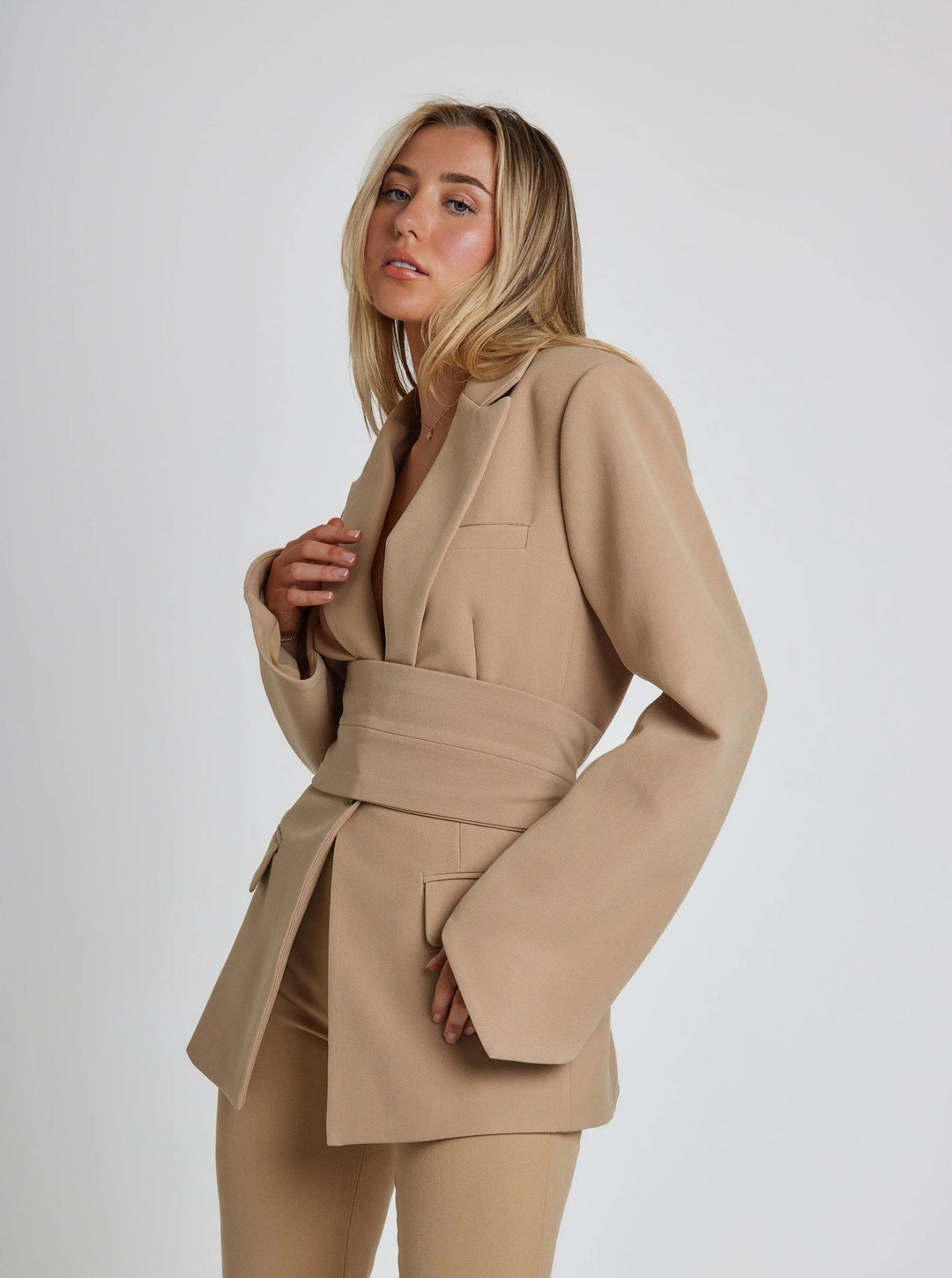 Victoria | Luxuriöser Und Maßgeschneiderter Damenblazer
