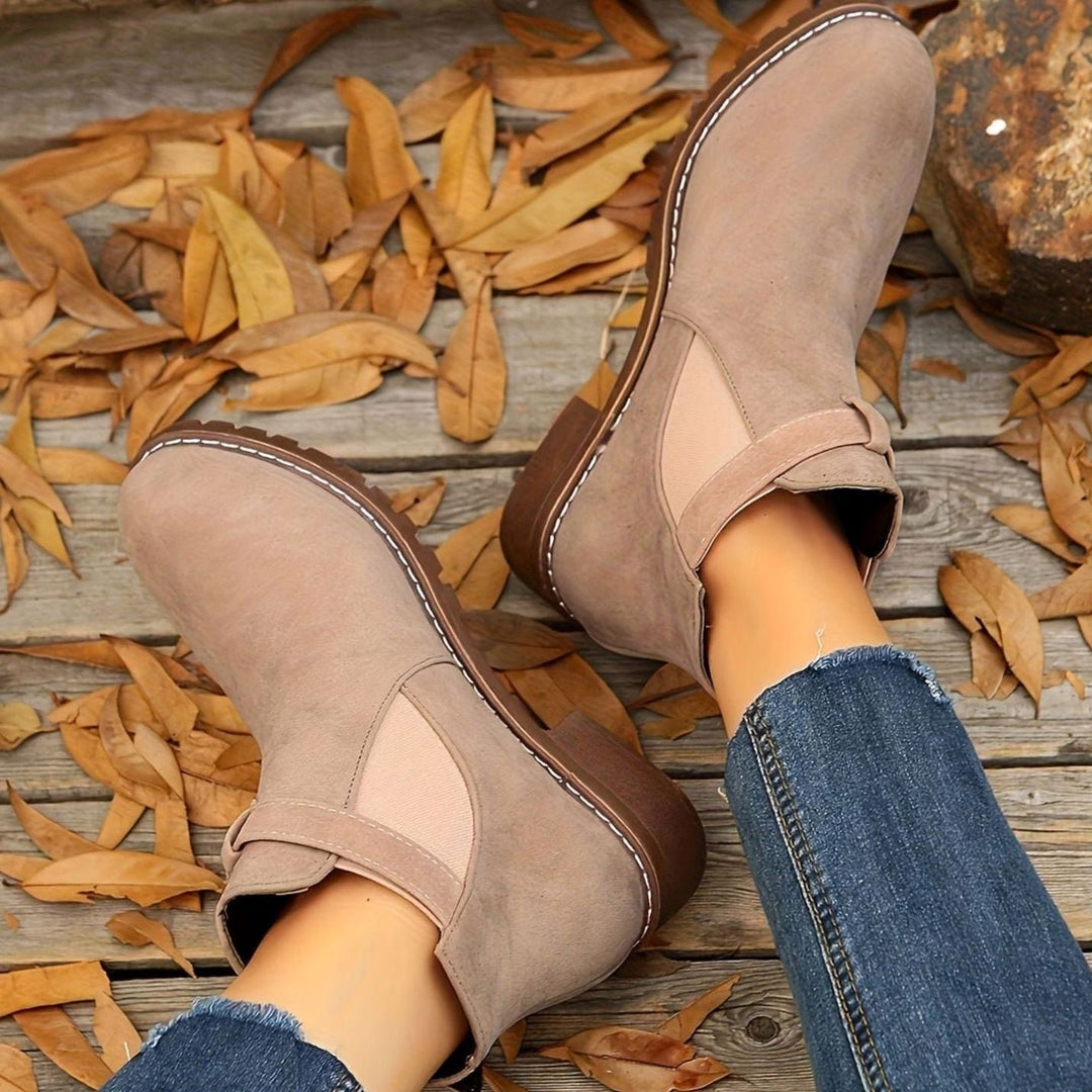 Katharina | Chelsea Boots – Damen Stiefeletten mit Blockabsatz und Schnallenriemen