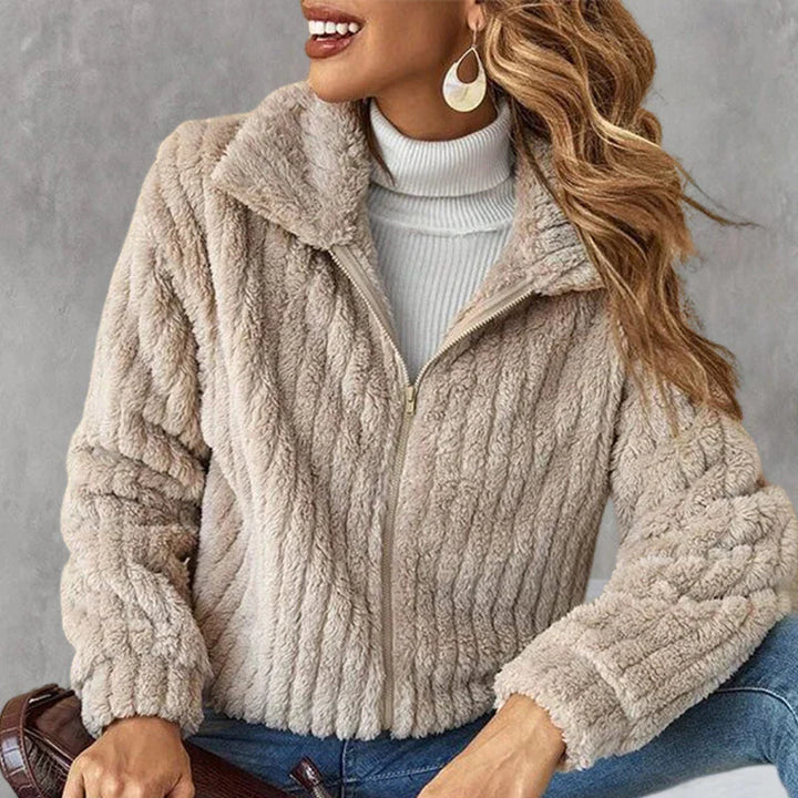 Hannah | Kurze und Moderne Damen Strick-Strickjacke