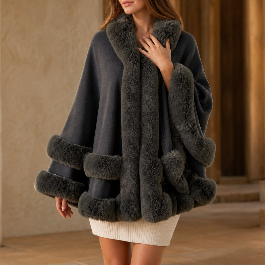 Wearbella | Hooded Knit Cape Coat mit Faux-Fur-Besatz