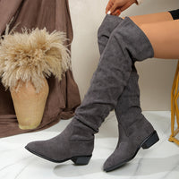 Matilda | Markante kniehohe Plateau-Stiefel mit Schnürung