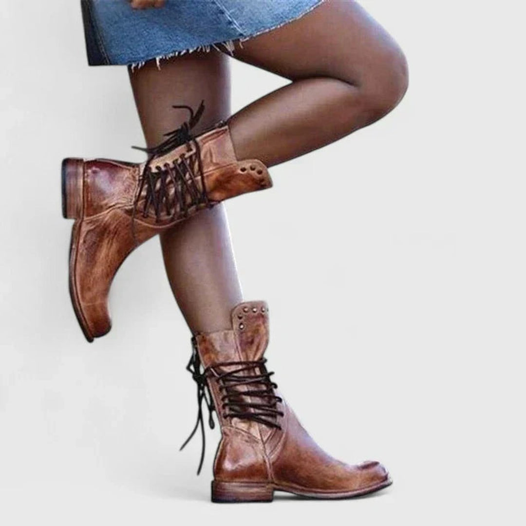 Rebecca | Vintage kniehohe Stiefel mit Schnürung und Nieten