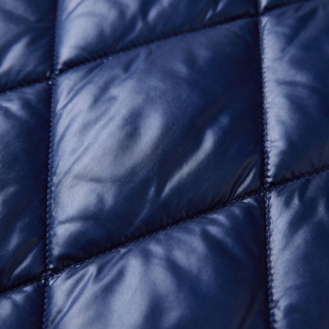 Liora | Longline Quilted Winter Coat – Elegant Hooded Shape für Frauen
