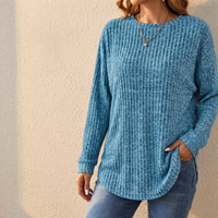 Clara | Oversized waffle-knit sweater with a modern curved hem