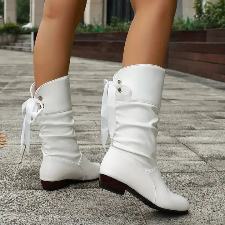 Bethany | Lässige Slouchy-Stiefeletten mit Schnürdetail und Blockabsatz