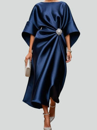 Aurelia | Elegantes Satin-Kleid mit Fledermausärmeln und asymmetrischem Saum