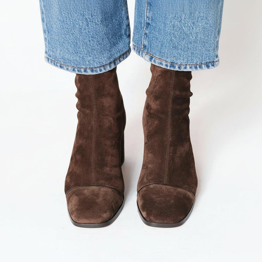 Camille | Moderne Veloursleder-Stiefeletten mit eckiger Zehenpartie