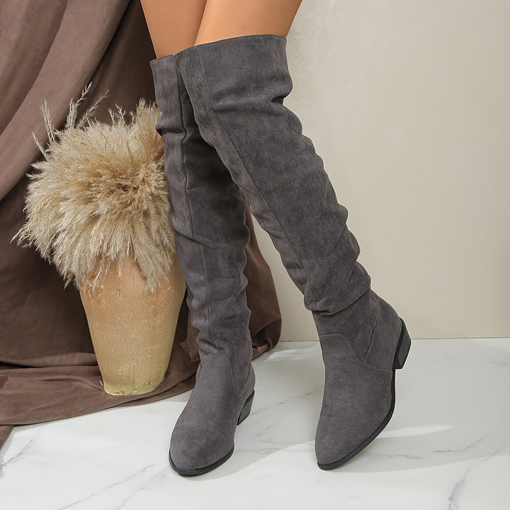 Matilda | Markante kniehohe Plateau-Stiefel mit Schnürung